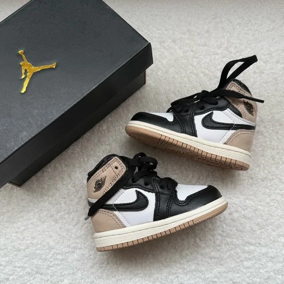 Nike Air Jordan Baby Sneakers "Latte" - Picture 1 of 9